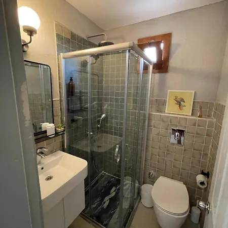 Paydos Gazde/Camere de închiriat *